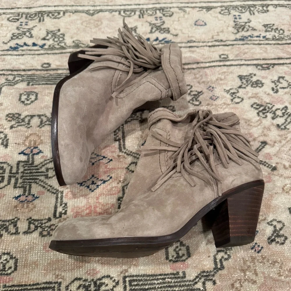 Sam Edelman Louie Fringe Booties in suede in gray taupe | Size 6.5